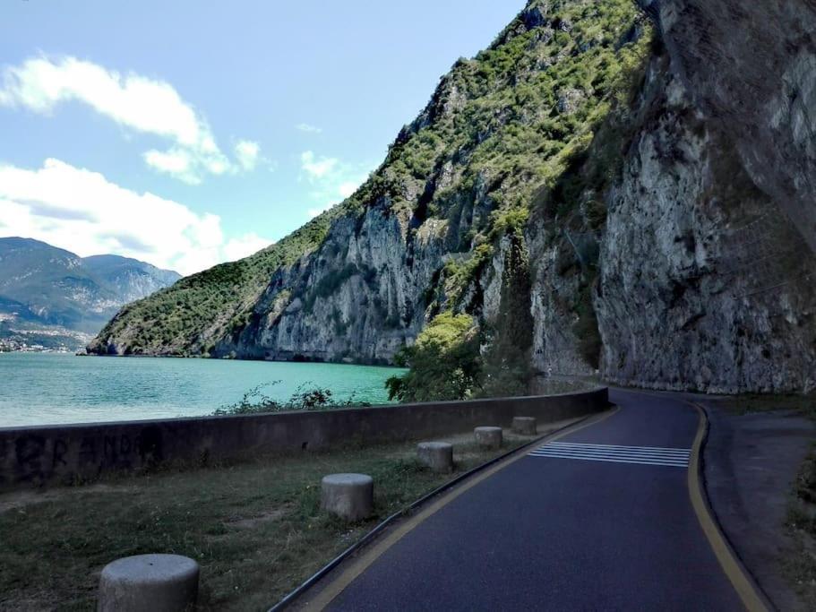 La Dolce Vita - Vista Lago E Piscina Parzanica Kültér fotó